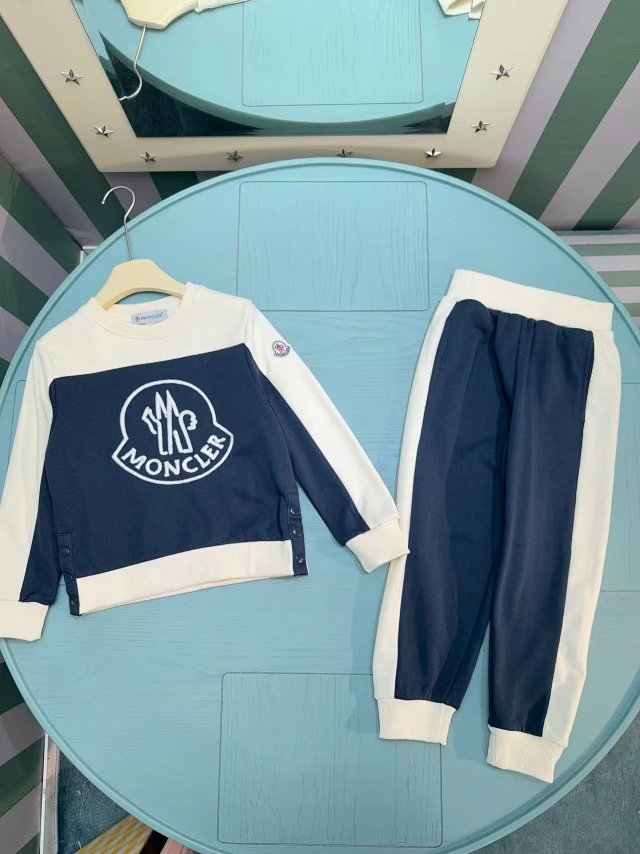 Moncler Children’s Set: seller detail photo 3