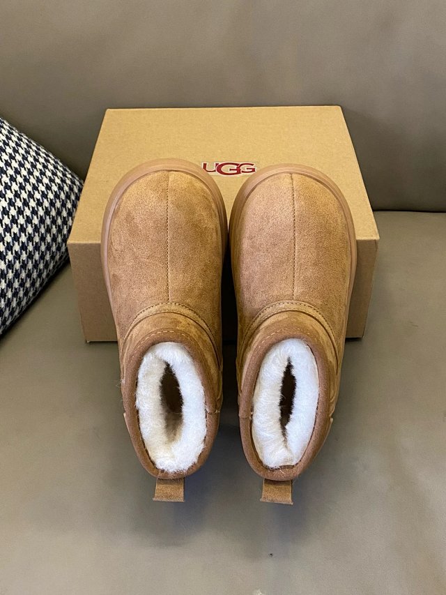 UGG Children's snow boots: seller detail photo 6