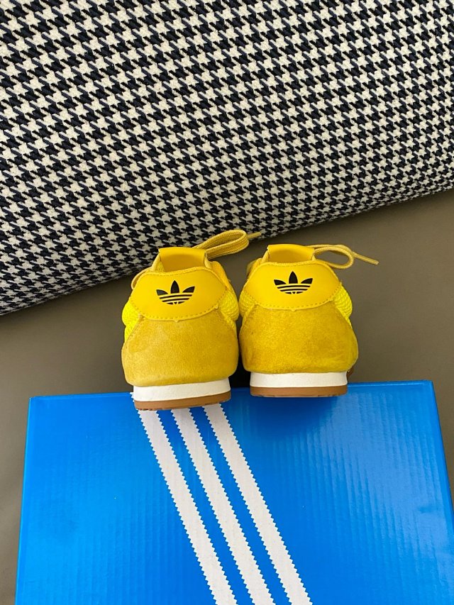 Adidas Children's Shoes: seller detail photo 11