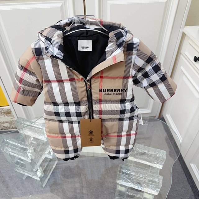 Burberry Children's Jumpsuit: seller detail photo 10