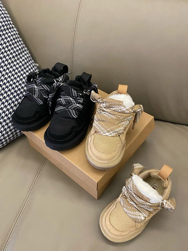 UGG Children's snow boots: seller detail photo 4