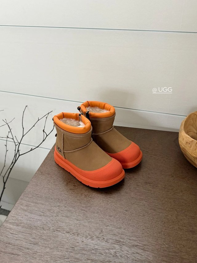 UGG Children's snow boots: seller detail photo 7