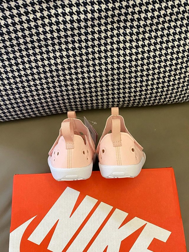 Nike children's Slippers Shoes: seller detail photo 10