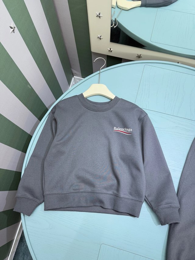 Balenciaga children's Set: seller detail photo 4