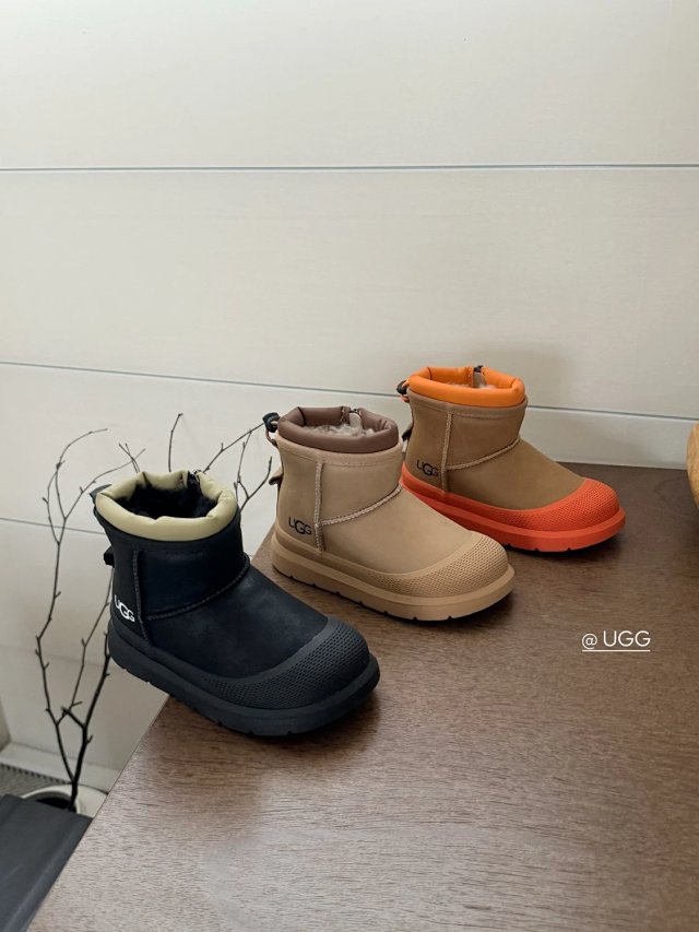 UGG Children's snow boots: seller detail photo 4