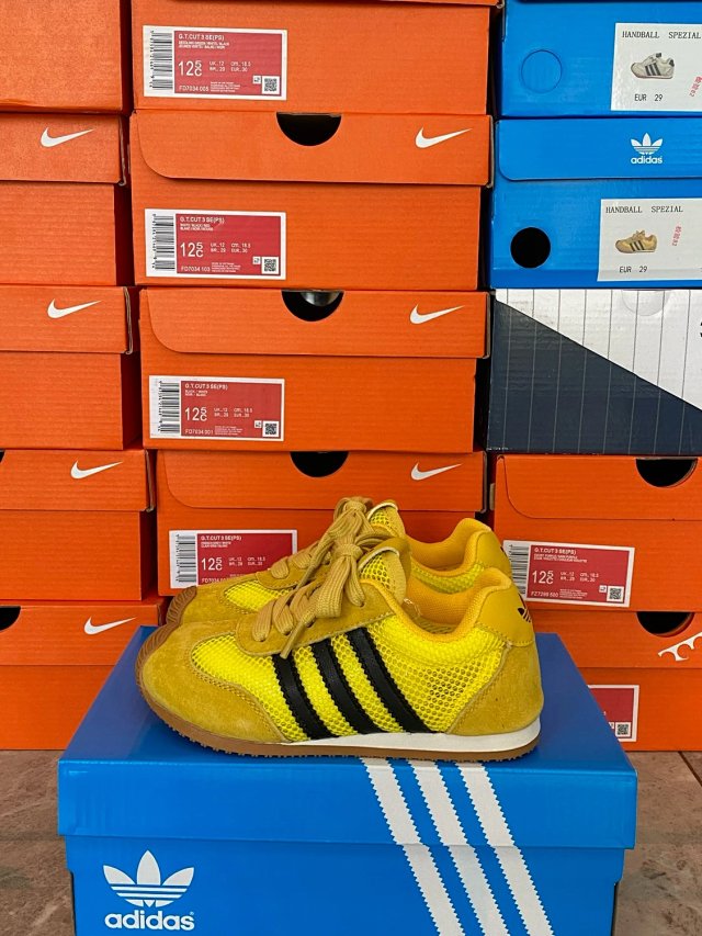 Adidas Children's Shoes: seller detail photo 14