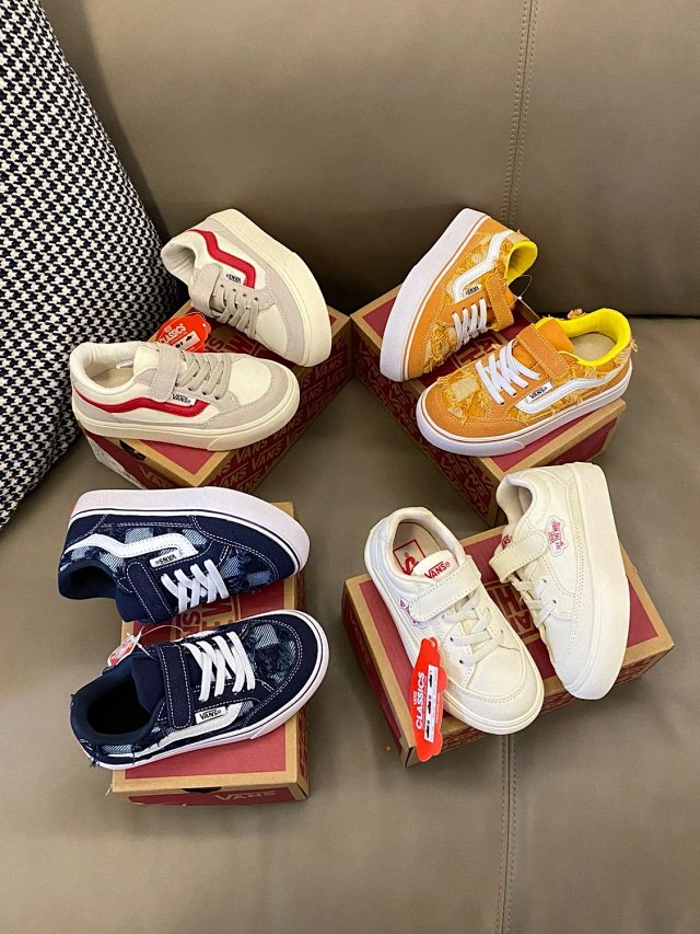 Vans Children's Shoes: seller detail photo 8
