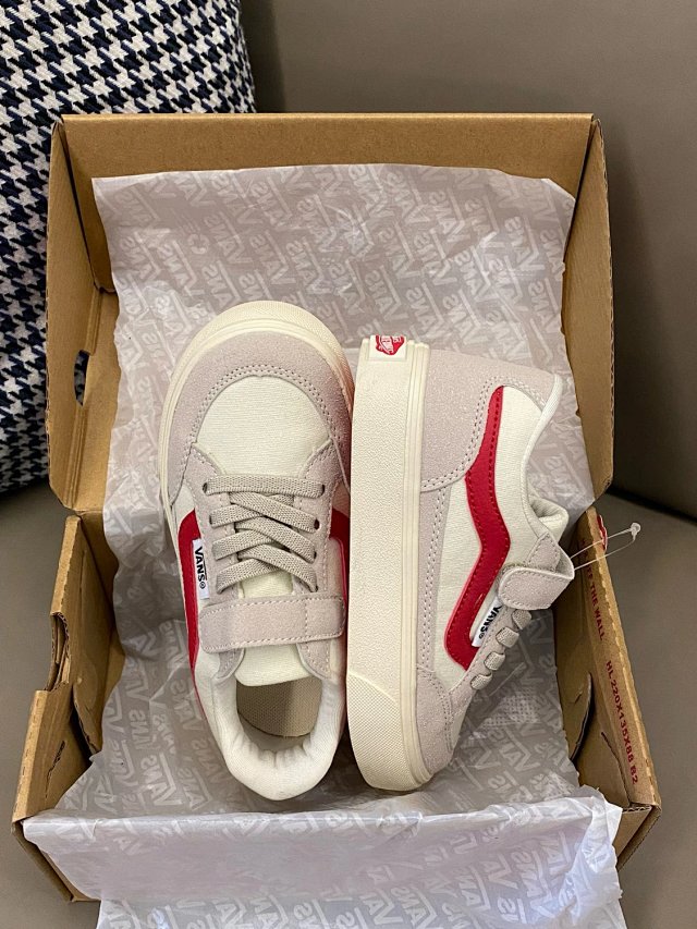 Vans Children's Shoes: seller detail photo 4
