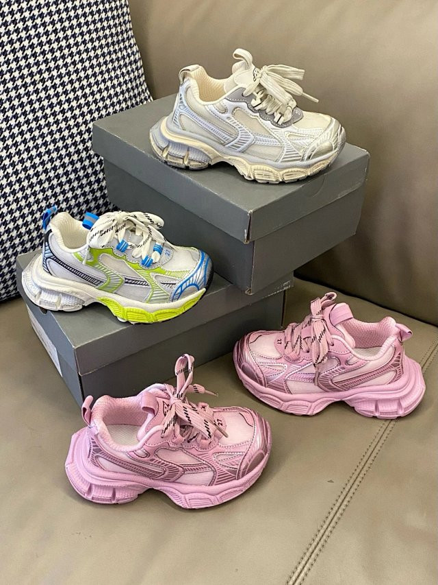 Balenciaga children's shoes: seller detail photo 8