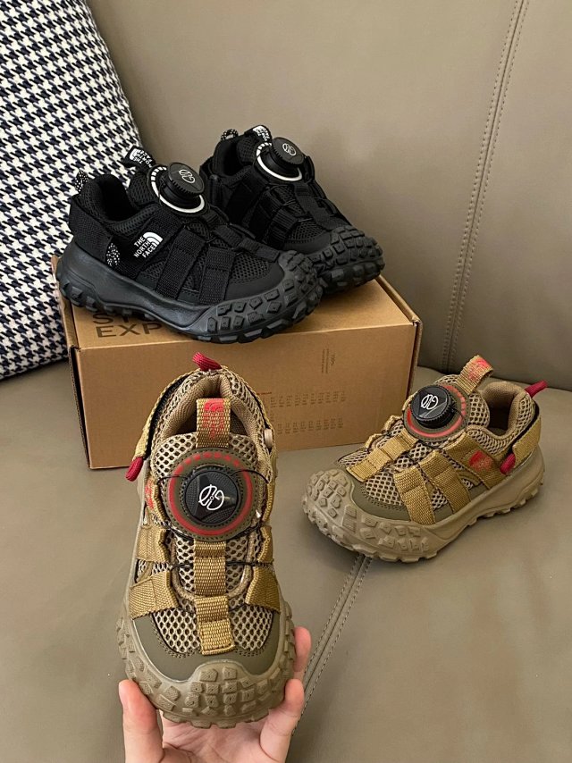 The North face children's shoes: seller detail photo 2