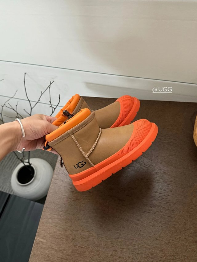 UGG Children's snow boots: seller detail photo 8