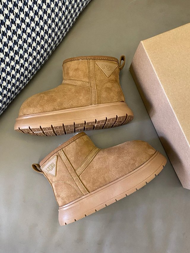 UGG Children's snow boots: seller detail photo 3