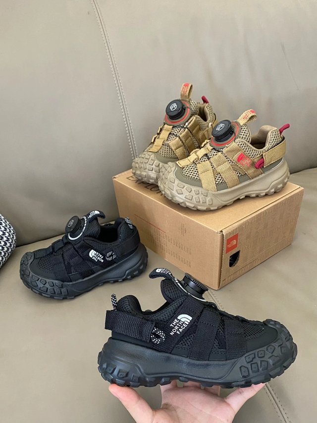 The North face children's shoes: seller detail photo 4