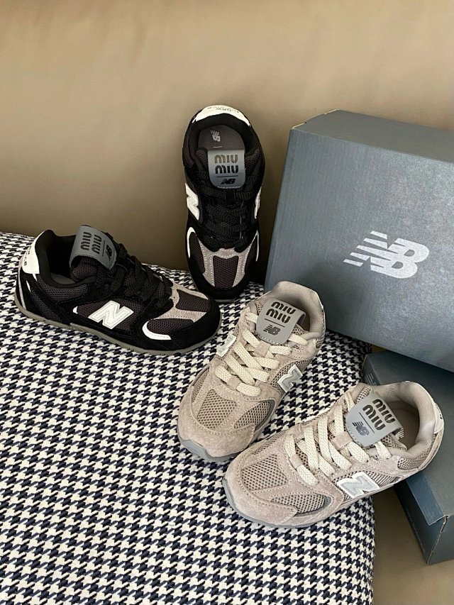 New Balance MIU MIU children's Shoes: seller detail photo 12