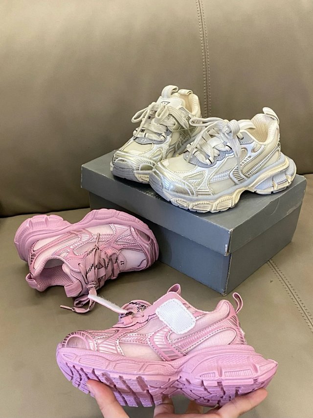 Balenciaga children's shoes: seller detail photo 7