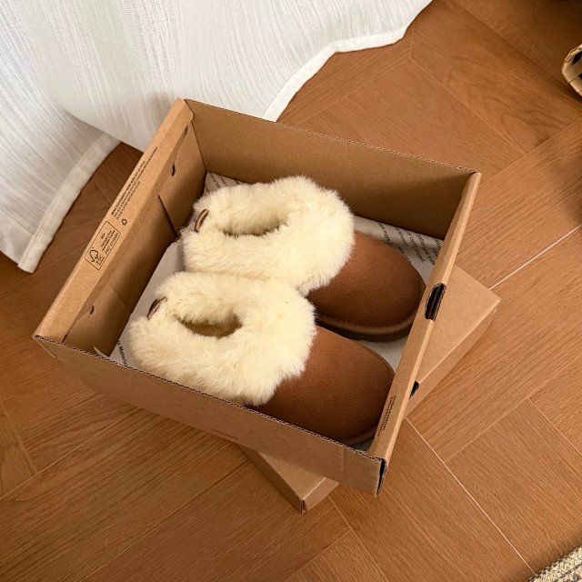 UGG Children's snow boots: seller detail photo 6