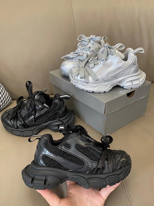Balenciaga children's shoes: seller detail photo 4