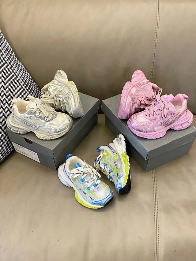 Balenciaga children's shoes: seller detail photo 10