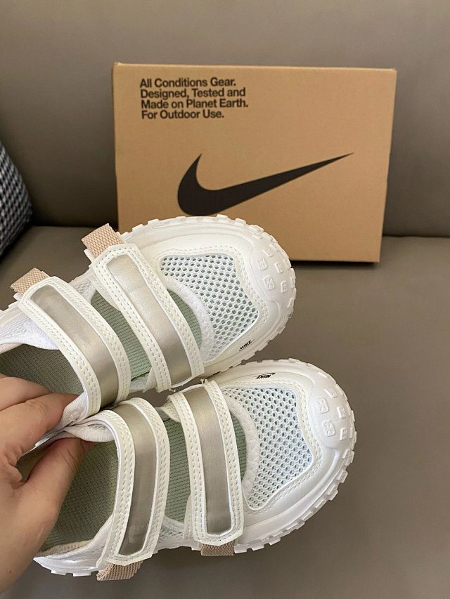 Nike children's Silppers Shoes: seller detail photo 9
