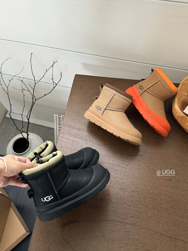 UGG Children's snow boots: seller detail photo 5