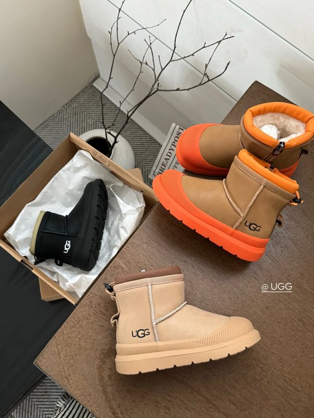 UGG Children's snow boots: seller detail photo 3