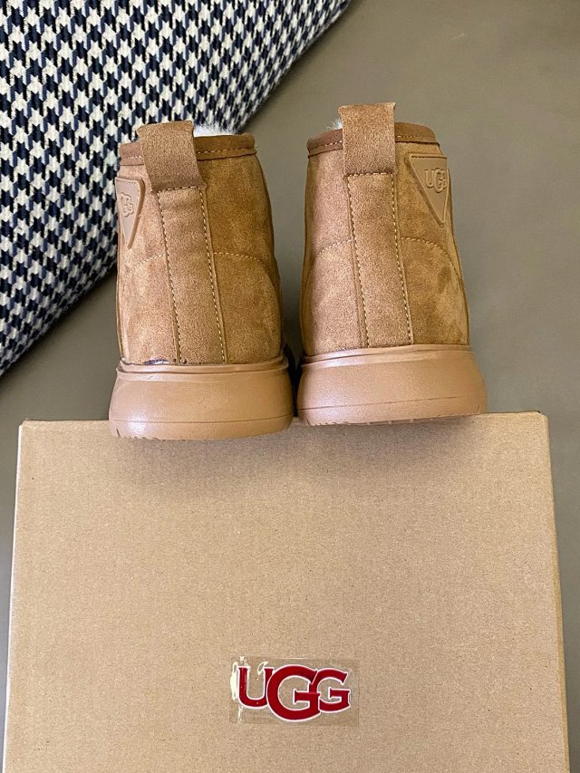 UGG Children's snow boots: seller detail photo 5