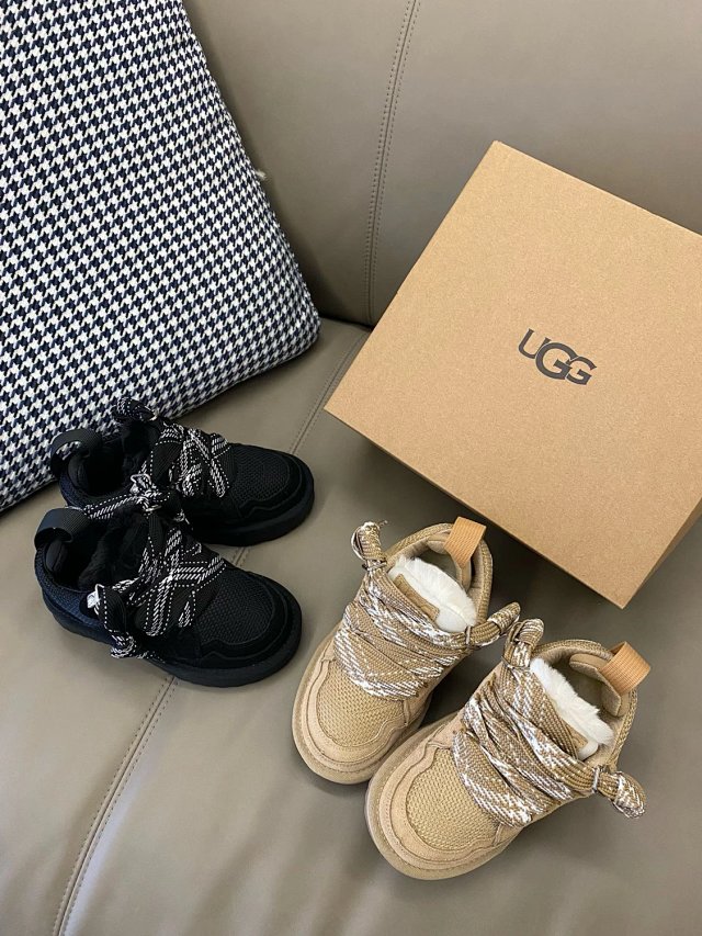 UGG Children's snow boots: seller detail photo 2