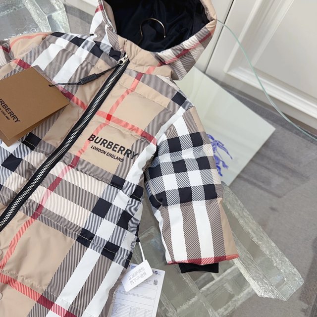 Burberry Children's Jumpsuit: seller detail photo 4