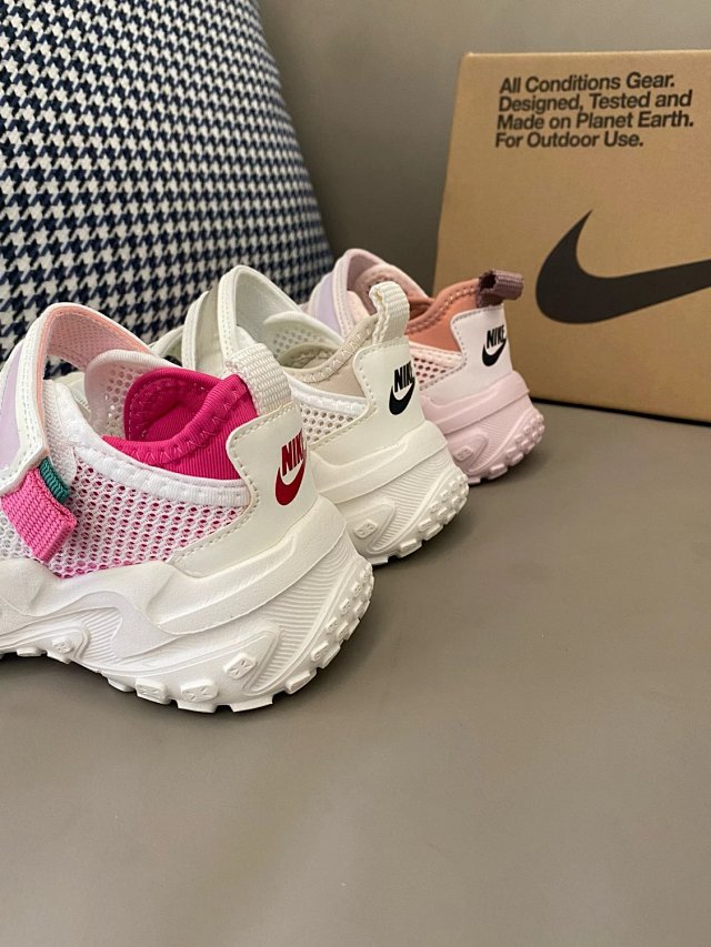 Nike children's Silppers Shoes: seller detail photo 6