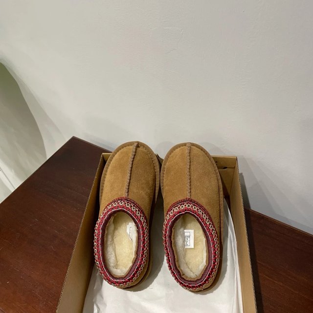 UGG Children's snow boots: seller detail photo 7