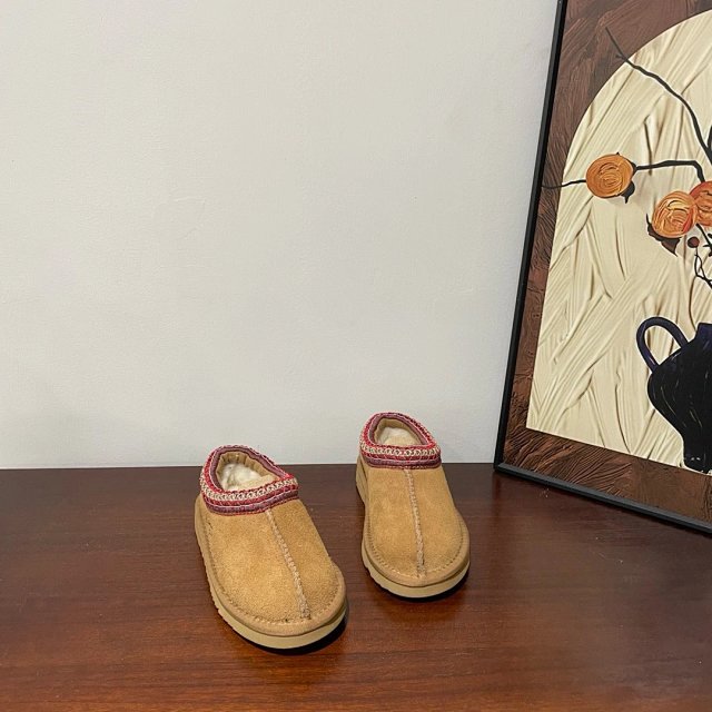 UGG Children's snow boots: seller detail photo 3