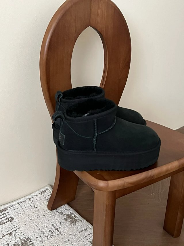 UGG Children's snow boots: seller detail photo 4