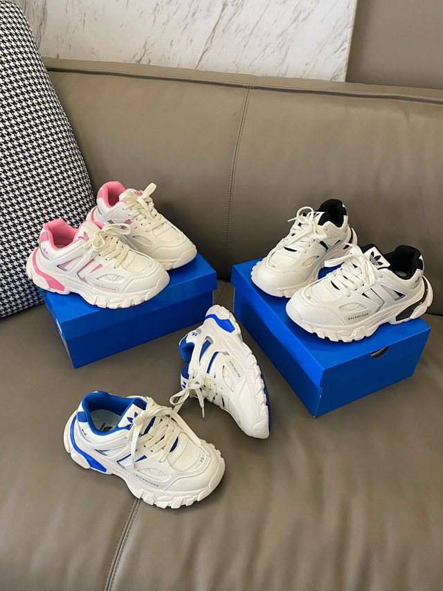 Balenciaga children's shoes: seller detail photo 3