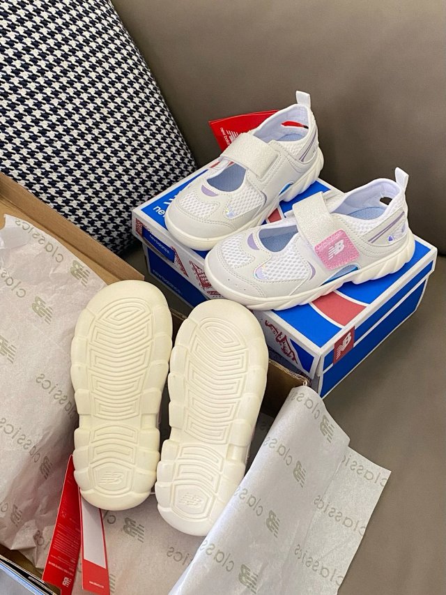 New Balance children's Slippers Shoes: seller detail photo 5