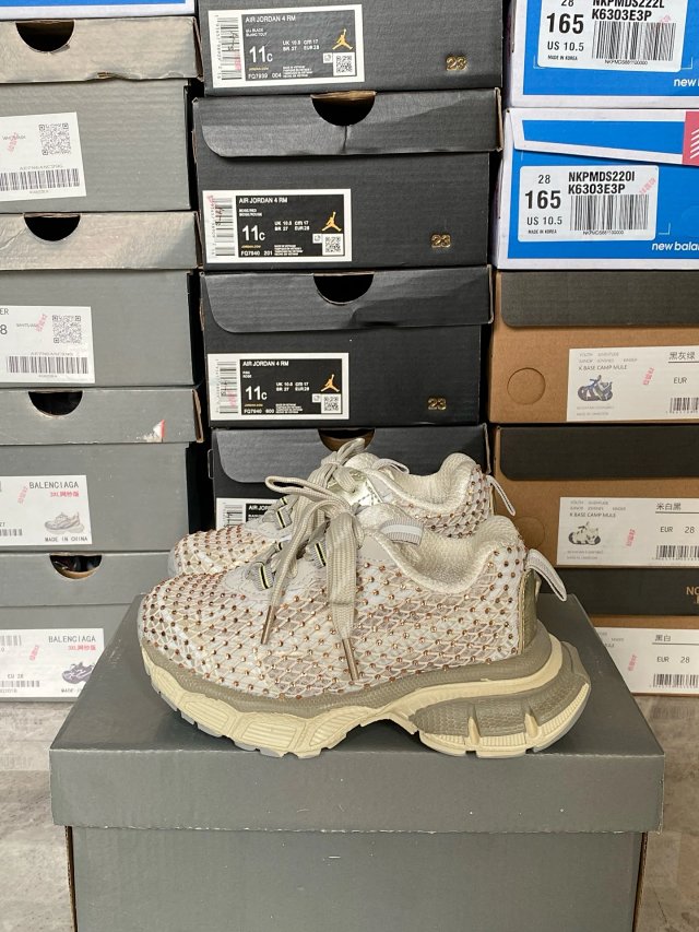 Balenciaga children's shoes: seller detail photo 14