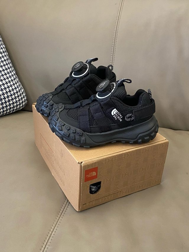 The North face children's shoes: seller detail photo 7