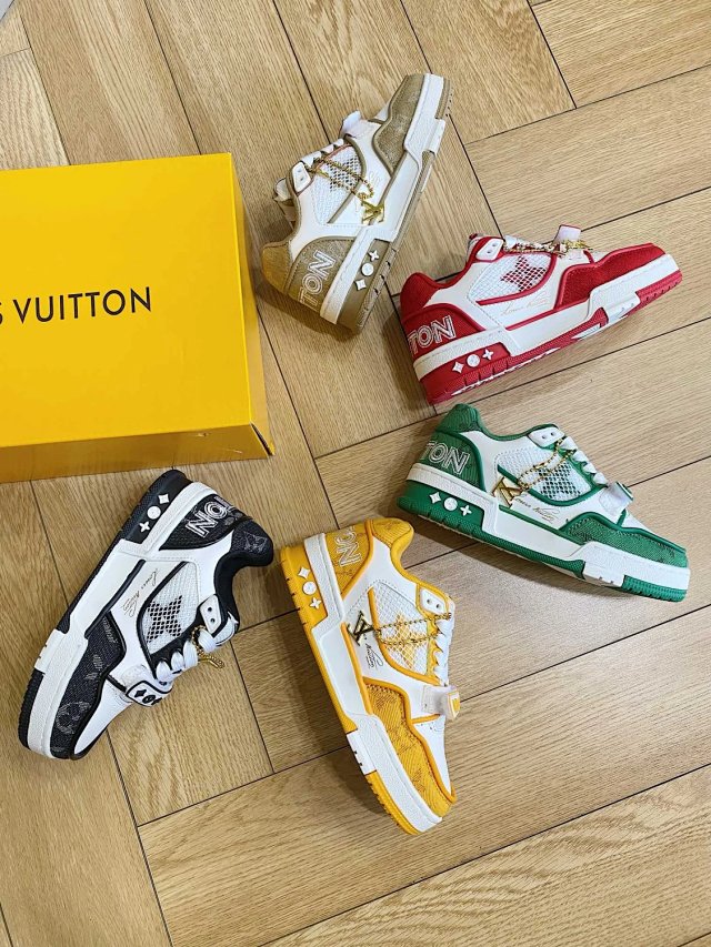 LV Louis Vuitton Children's Shoes: seller detail photo 4