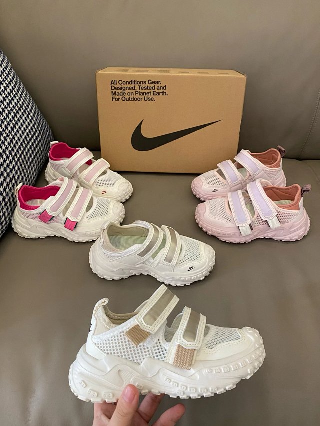 Nike children's Silppers Shoes: seller detail photo 4