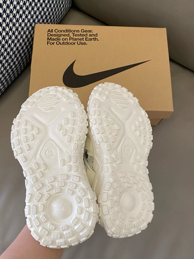 Nike children's Silppers Shoes: seller detail photo 11