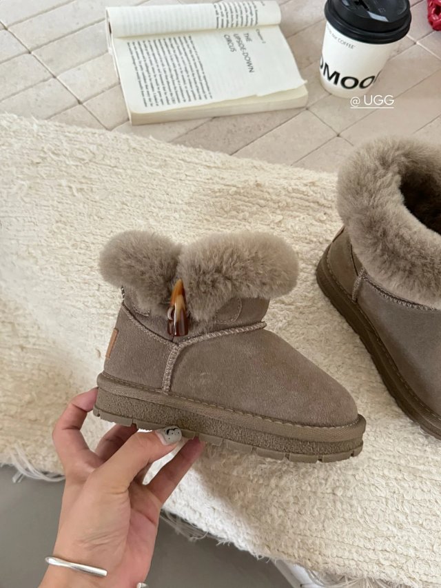 UGG Children's snow boots: seller detail photo 14