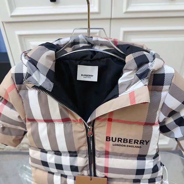 Burberry Children's Jumpsuit: seller detail photo 12