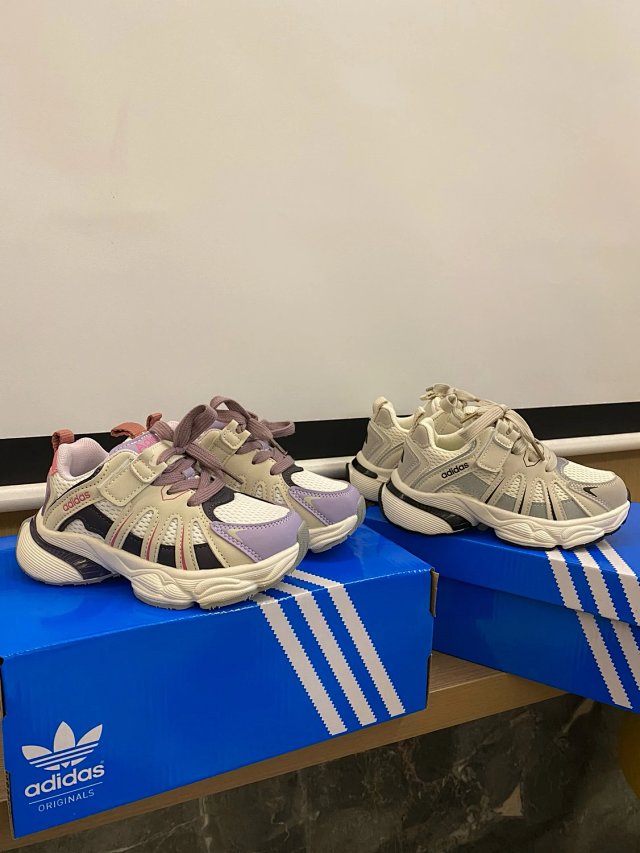 Adidas Children's Shoes: seller detail photo 10
