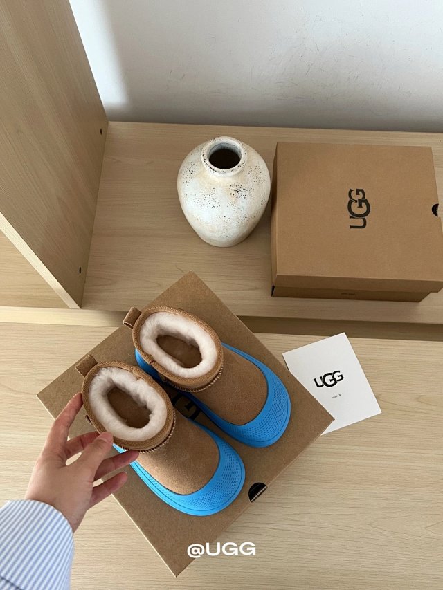 UGG Children's snow boots: seller detail photo 11