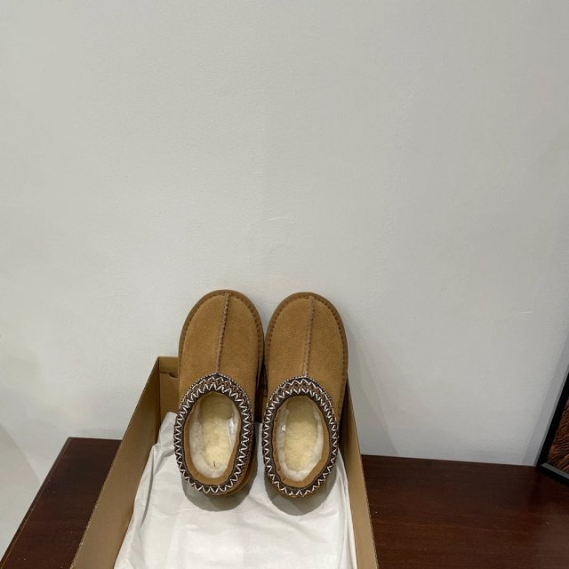 UGG Children's snow boots: seller detail photo 13