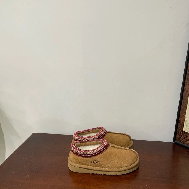 UGG Children's snow boots: seller detail photo 4