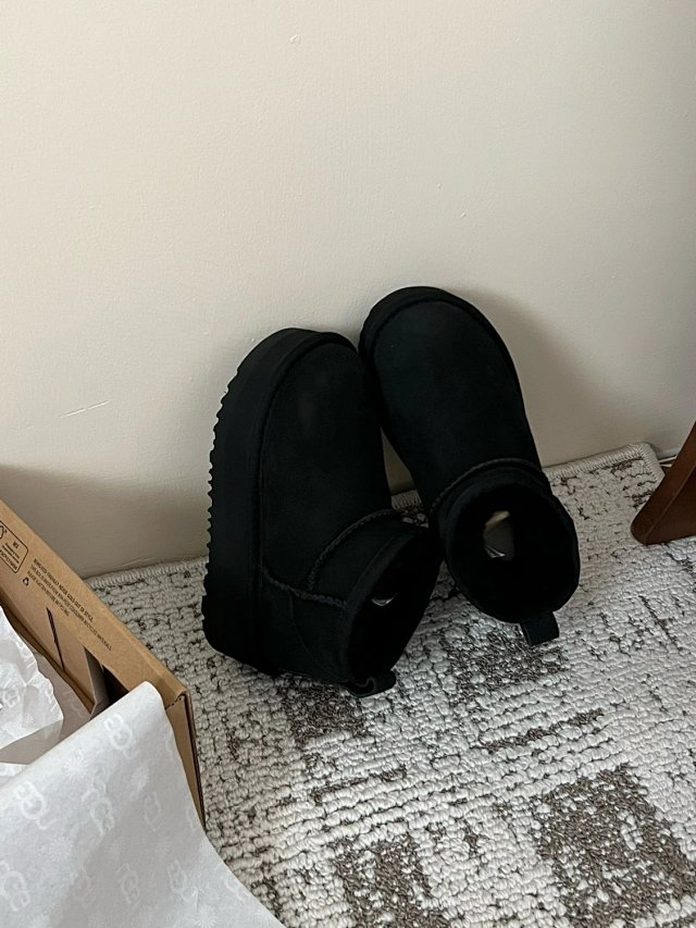 UGG Children's snow boots: seller detail photo 7