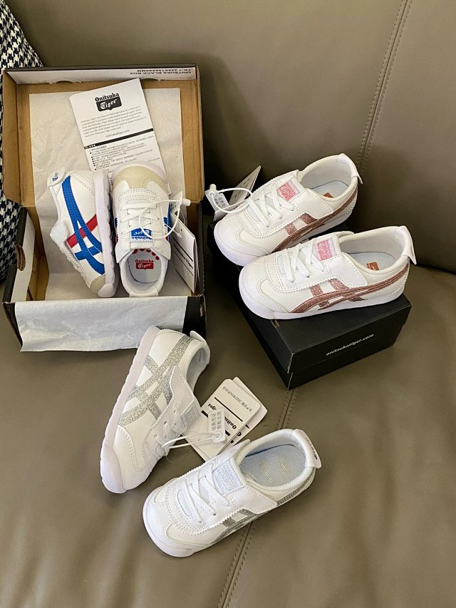 Asics Children's Shoes: seller detail photo 7