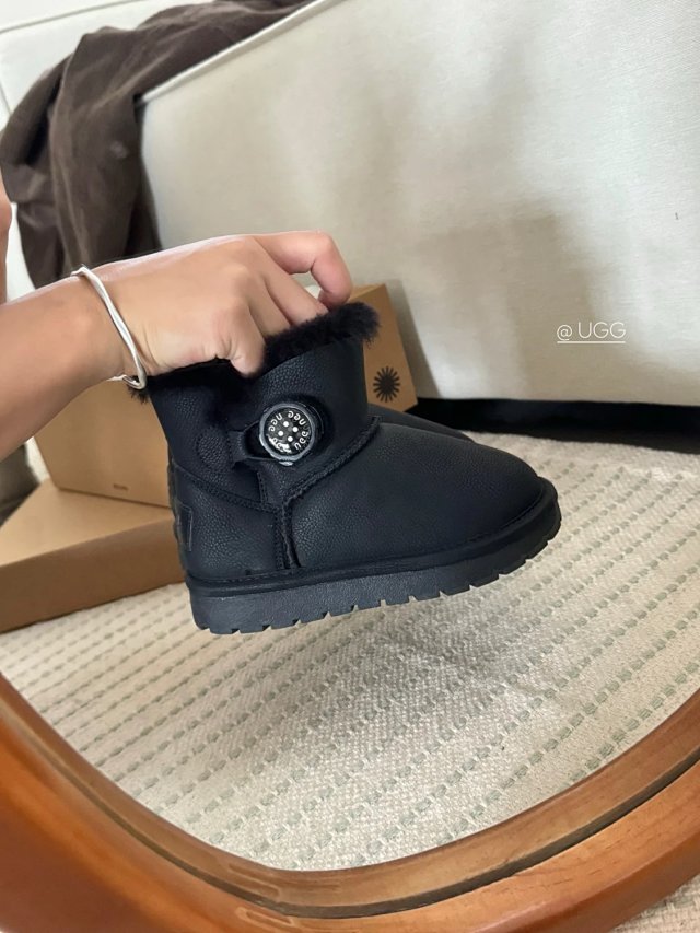 UGG Children's snow boots: seller detail photo 8