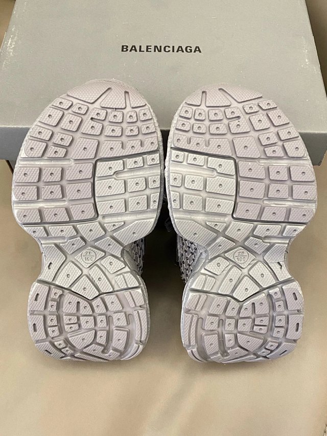 Balenciaga children's shoes: seller detail photo 13
