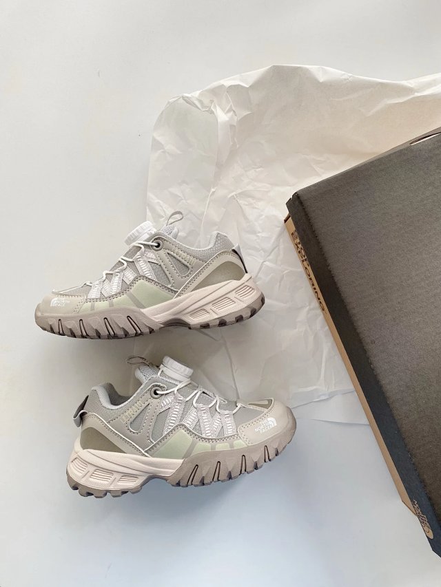 The North face children's shoes: seller detail photo 14